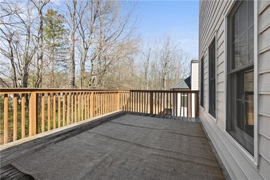 Elegant and spacious 5-bedroom, 2.5-bath residence located in a - photo 20