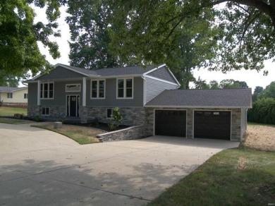 Big Chapman Lake Home For Sale in Warsaw Indiana