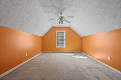 Elegant and spacious 5-bedroom, 2.5-bath residence located in a - photo 26