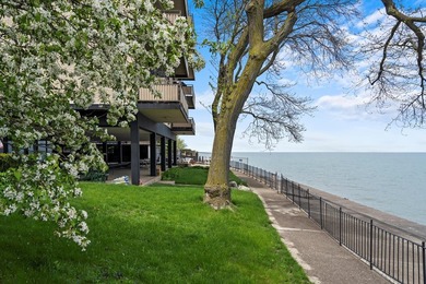 Rarely available Spectacular Condo with breathtaking views of - photo 26