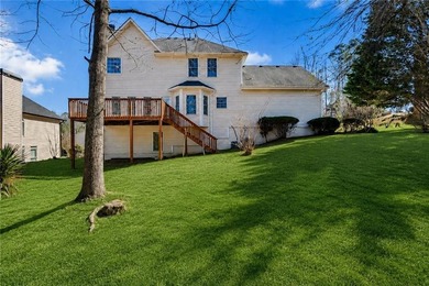 Elegant and spacious 5-bedroom, 2.5-bath residence located in a - photo 31