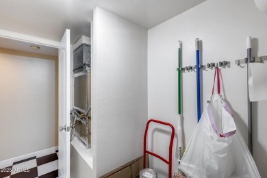 Sunlit & Stylish! Beautifully Renovated 2-Bed, 2-Bath Retreat