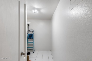 Sunlit & Stylish! Beautifully Renovated 2-Bed, 2-Bath Retreat