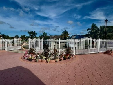 BEAUTIFULLY MAINTAINED 3-BEDROOM, 2-BATH HOME LOCATED IN - photo 3