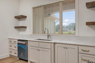 Welcome to this gorgeous 4-bedroom, 3.5-bath home perfectly - photo 11