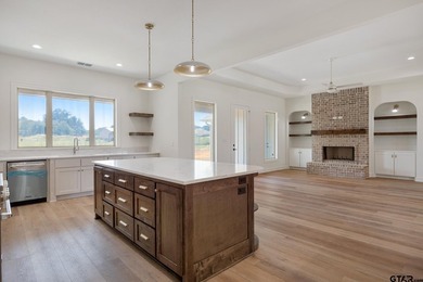 Welcome to this gorgeous 4-bedroom, 3.5-bath home perfectly - photo 13