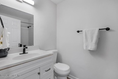 Explore this recently refreshed property in the Ravenswood area - photo 14