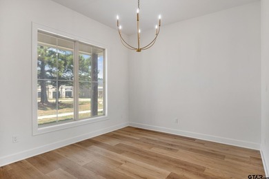 Welcome to this gorgeous 4-bedroom, 3.5-bath home perfectly - photo 15