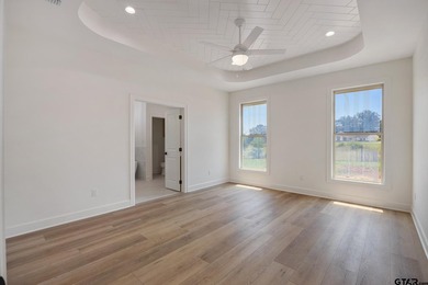 Welcome to this gorgeous 4-bedroom, 3.5-bath home perfectly - photo 16