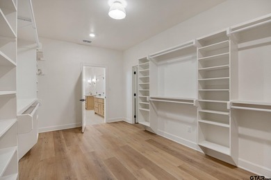 Welcome to this gorgeous 4-bedroom, 3.5-bath home perfectly - photo 22