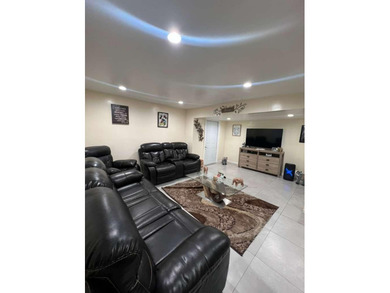 Charming Mobile Home in a community for all ages in Palm Beach - photo 3