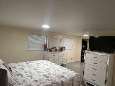 Charming Mobile Home in a community for all ages in Palm Beach - photo 6
