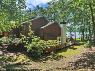 Lake Townhome/Townhouse For Sale in Lake Harmony, Pennsylvania