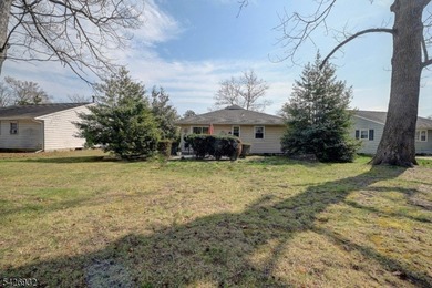 Step into easy living at 123 Columbine Circle, a beautifully - photo 12