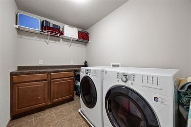 Move In Ready 4-bedroom, 3.5-bath zero-lot home in Cedar Springs - photo 16