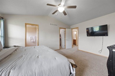 Move In Ready 4-bedroom, 3.5-bath zero-lot home in Cedar Springs - photo 20