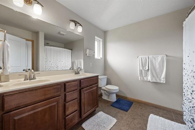 Move In Ready 4-bedroom, 3.5-bath zero-lot home in Cedar Springs - photo 21