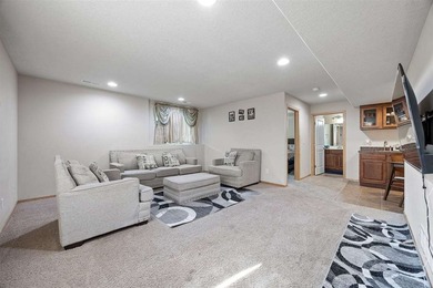 Move In Ready 4-bedroom, 3.5-bath zero-lot home in Cedar Springs - photo 23