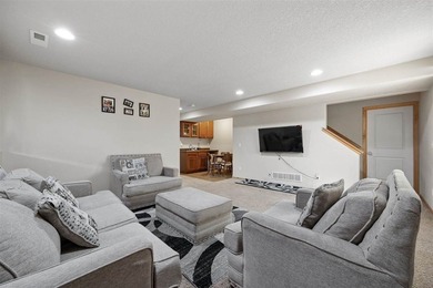 Move In Ready 4-bedroom, 3.5-bath zero-lot home in Cedar Springs - photo 25