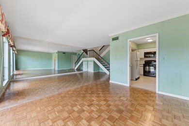 This is a boater's delight. This 3 bedroom, 2 1/2 bath, 2 level - photo 6