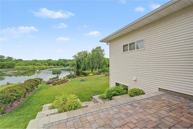 **Beautiful Lake Front Home on Lake Orono** Nestled on a quiet - photo 27