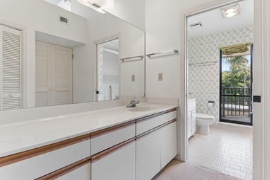 This is a boater's delight. This 3 bedroom, 2 1/2 bath, 2 level - photo 10
