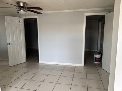 A single family two Bedrroms 1 bath house loated in a general - photo 4