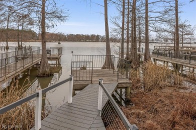 Lake Townhome/Townhouse For Sale in Shreveport, Louisiana