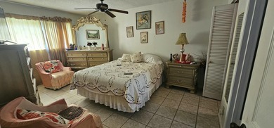 Beautiful BAHAMAS STYLE, 1BD/1.5BA ground-floor condo in a - photo 8