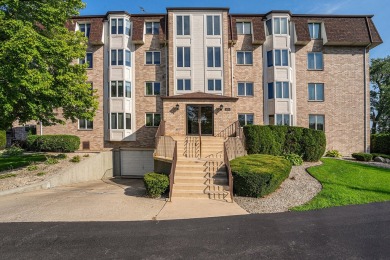 Lake Home For Sale in Lansing, Illinois