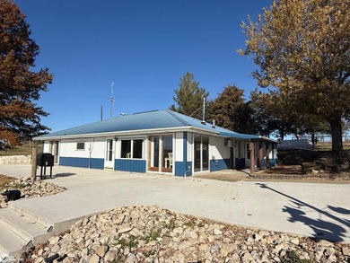 (private lake, pond, creek) Home For Sale in Milton Iowa