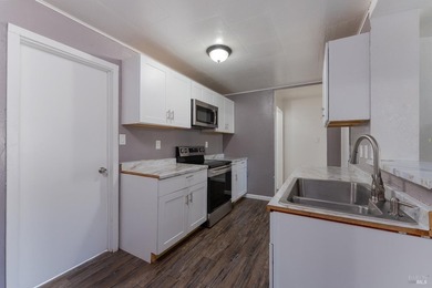 Updated 3 bed, 2 bath home offering approximately 1,400 sq ft on - photo 11
