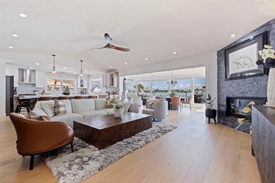 Welcome to this amazing waterfront home featuring 3 bedrooms, 2 - photo 11