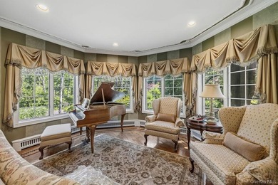 A Private Estate with Breathtaking Pond Views Tucked away at the - photo 12