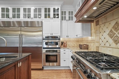 LOCATION. PRIVACY. A FLOOR PLAN THAT LIVES WELL.
Set within - photo 14
