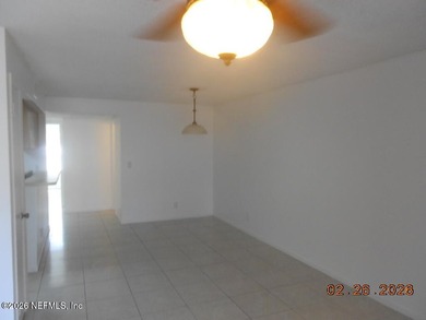 Opportunity to own a 3 large 3 bedroom 2 bath home. Excellent - photo 4