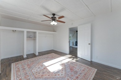 Updated 3 bed, 2 bath home offering approximately 1,400 sq ft on - photo 16