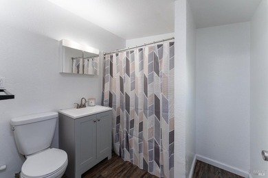 Updated 3 bed, 2 bath home offering approximately 1,400 sq ft on - photo 17
