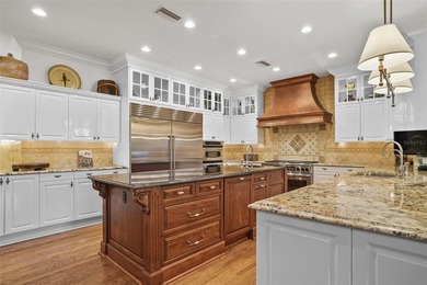 LOCATION. PRIVACY. A FLOOR PLAN THAT LIVES WELL.
Set within - photo 17