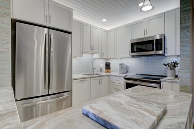 Enjoy spectacular intracoastal water views! This Beautifully - photo 18