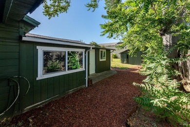 Updated 3 bed, 2 bath home offering approximately 1,400 sq ft on - photo 22