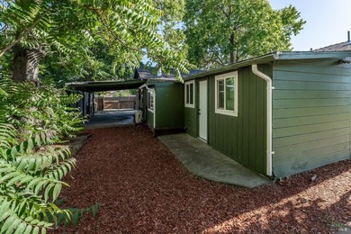 Updated 3 bed, 2 bath home offering approximately 1,400 sq ft on - photo 23