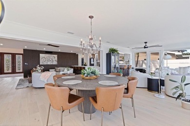 Welcome to this amazing waterfront home featuring 3 bedrooms, 2 - photo 24