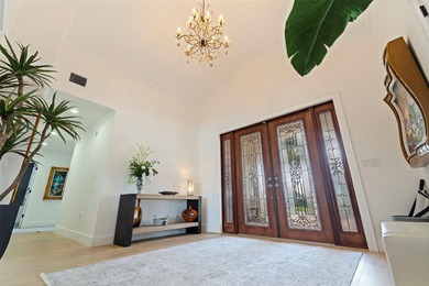 Welcome to this amazing waterfront home featuring 3 bedrooms, 2 - photo 27