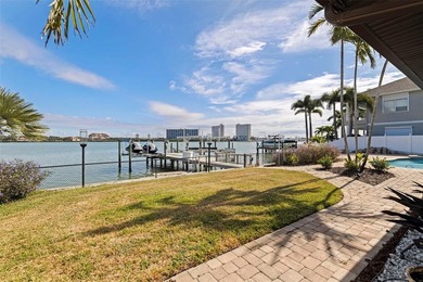 Welcome to this amazing waterfront home featuring 3 bedrooms, 2 - photo 38