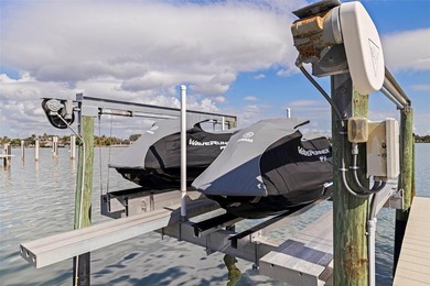 Welcome to this amazing waterfront home featuring 3 bedrooms, 2 - photo 43