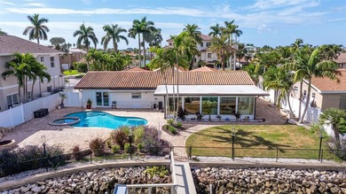 Welcome to this amazing waterfront home featuring 3 bedrooms, 2 - photo 45