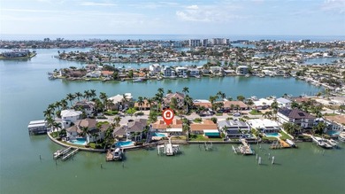 Welcome to this amazing waterfront home featuring 3 bedrooms, 2 - photo 46