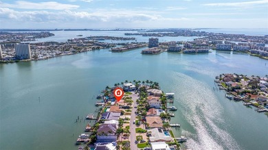 Welcome to this amazing waterfront home featuring 3 bedrooms, 2 - photo 48