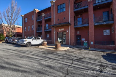 Lake Norman Condo For Sale in Cornelius North Carolina